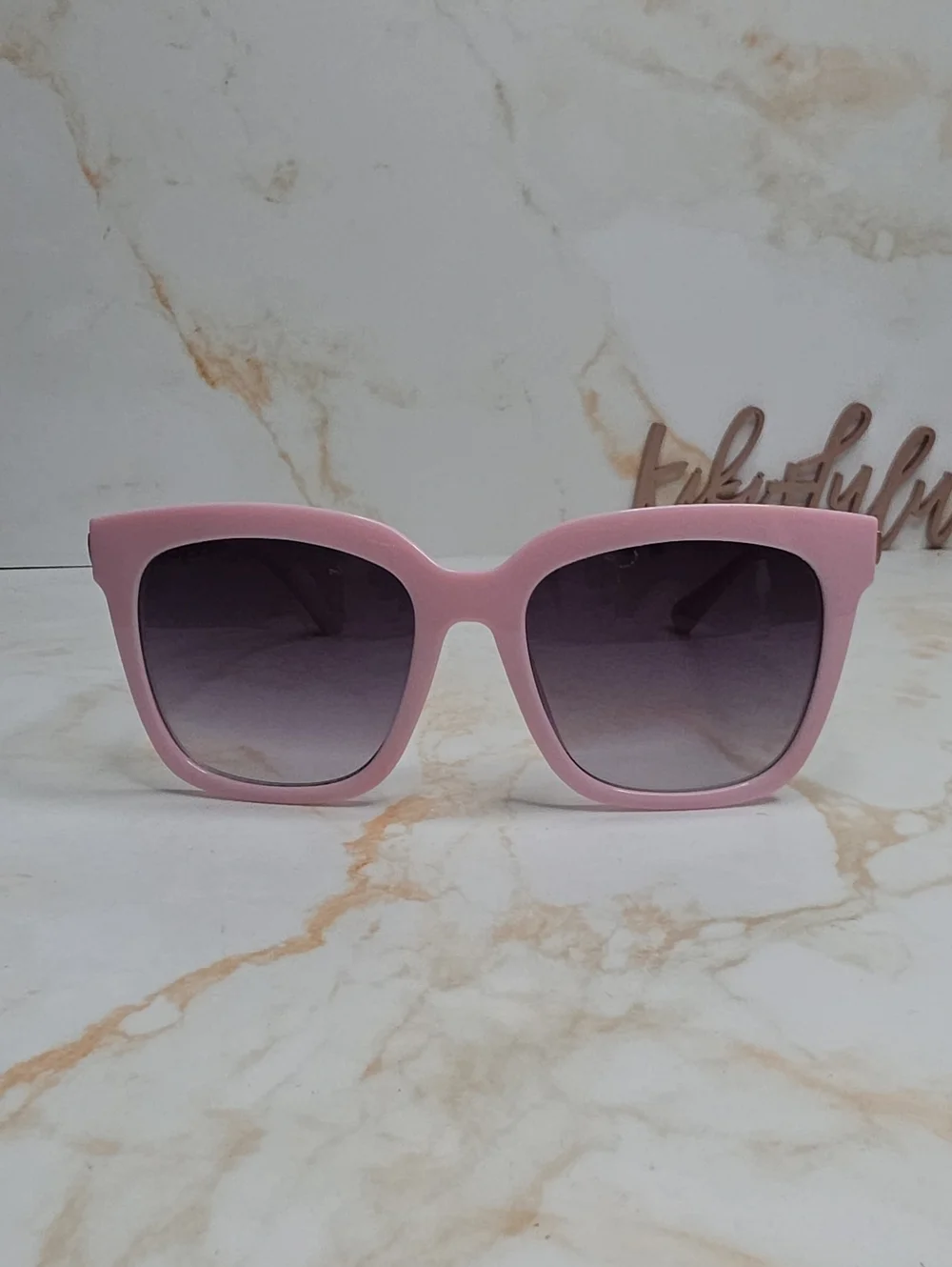 Diff Eyewear Hailey Oversized Sunglasses No Case